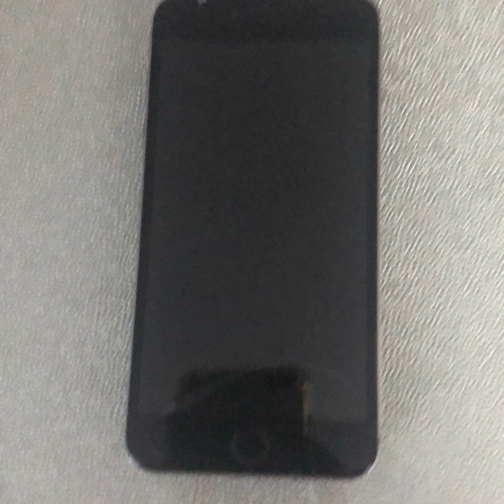iPhone six S (DOES NOT WORK)